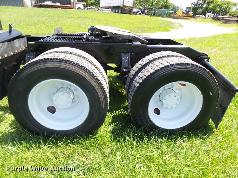 image for item K1837 1994 Peterbilt 379 semi truck