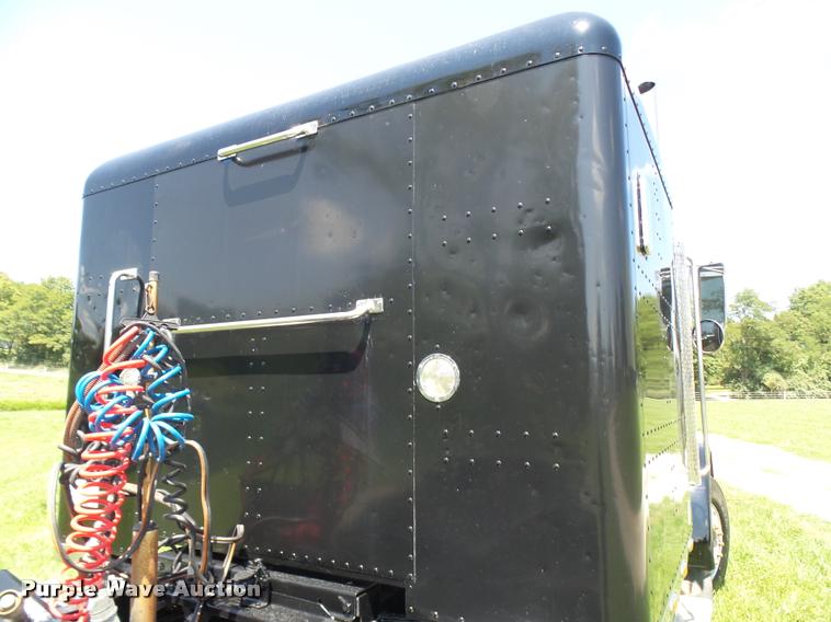 image for item K1837 1994 Peterbilt 379 semi truck