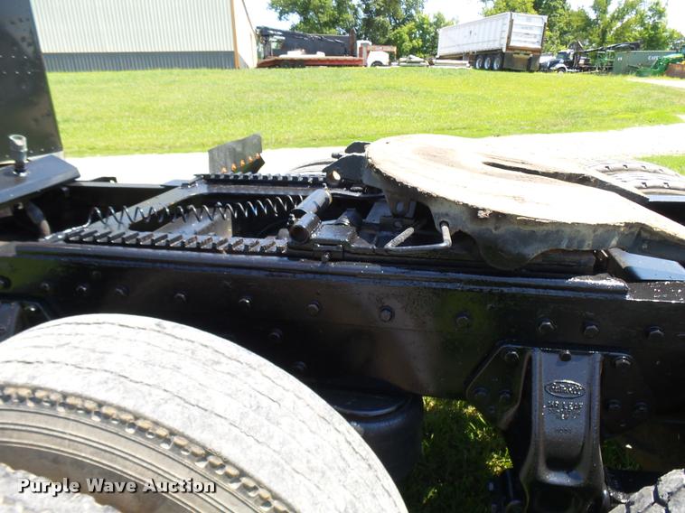 image for item K1837 1994 Peterbilt 379 semi truck