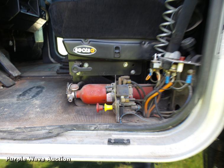 image for item K1837 1994 Peterbilt 379 semi truck