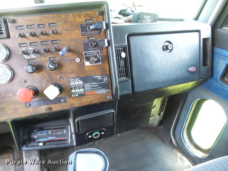 image for item K1837 1994 Peterbilt 379 semi truck