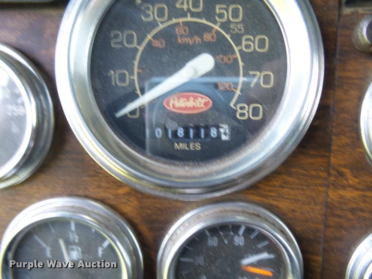 image for item K1837 1994 Peterbilt 379 semi truck