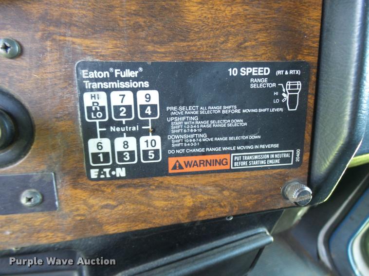 image for item K1837 1994 Peterbilt 379 semi truck