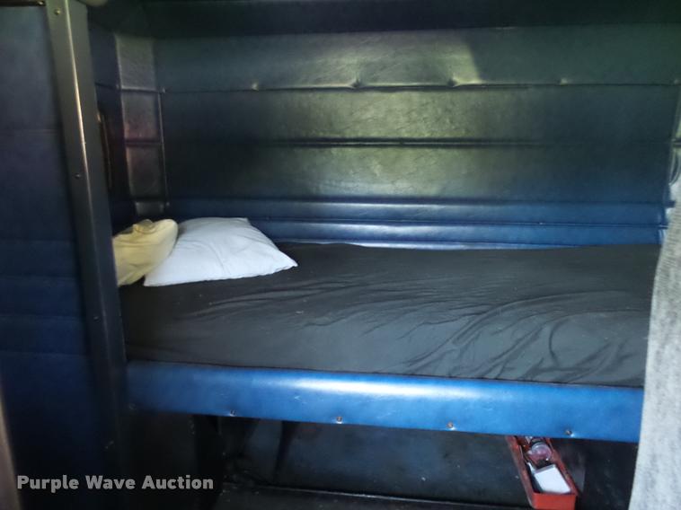 image for item K1837 1994 Peterbilt 379 semi truck