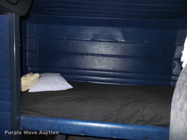 image for item K1837 1994 Peterbilt 379 semi truck