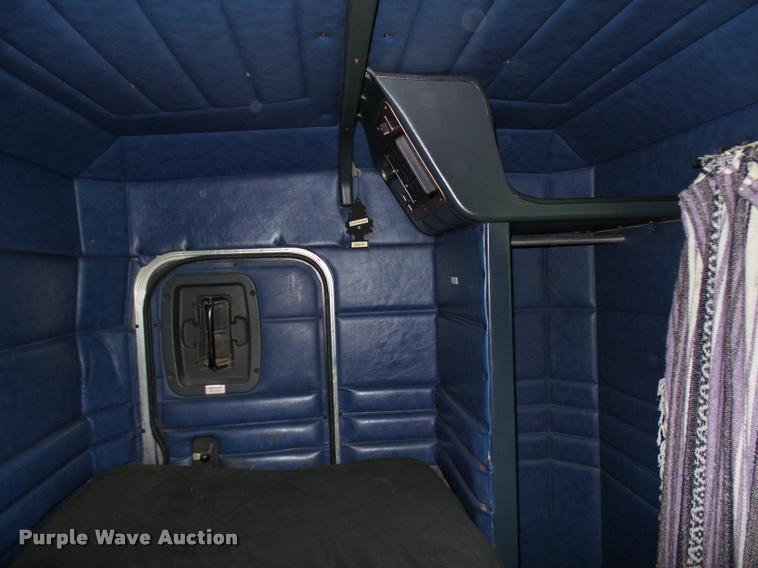 image for item K1837 1994 Peterbilt 379 semi truck