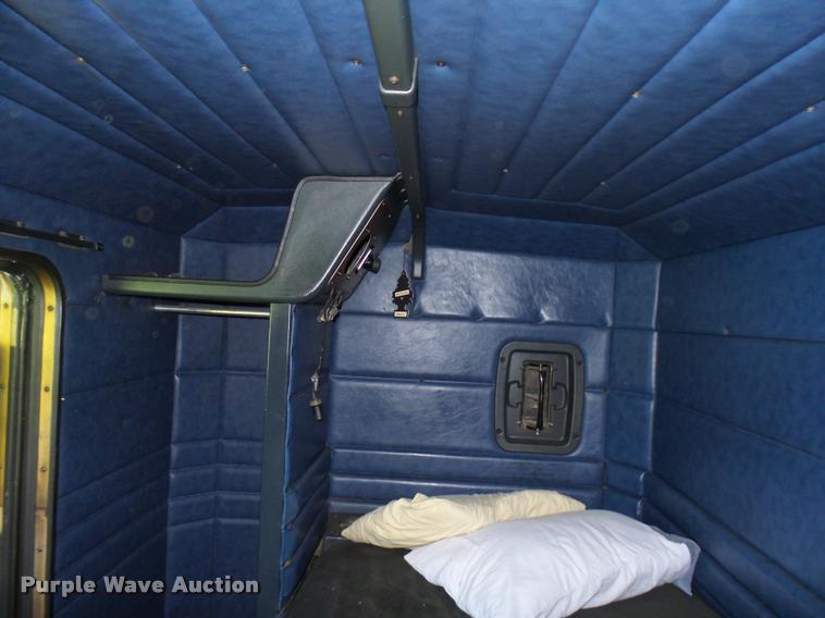 image for item K1837 1994 Peterbilt 379 semi truck