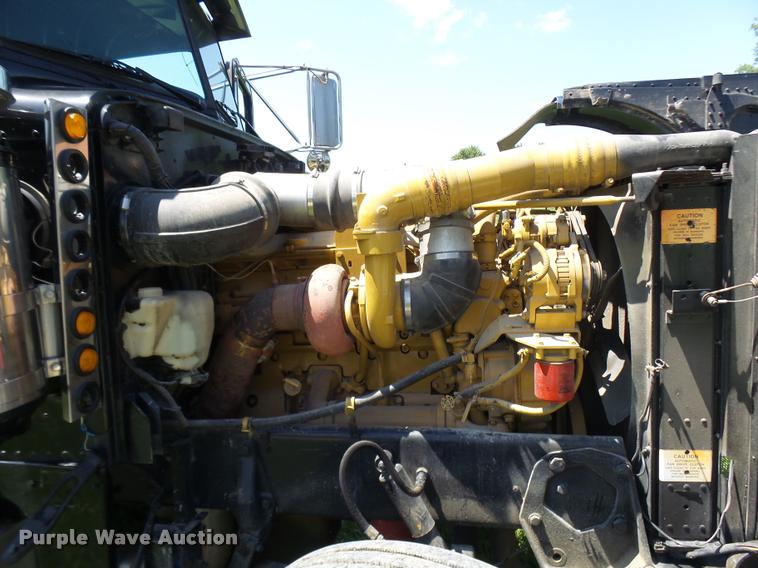 image for item K1837 1994 Peterbilt 379 semi truck