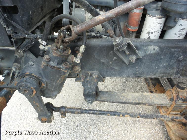 image for item K6443 2001 Mack CH613 semi truck