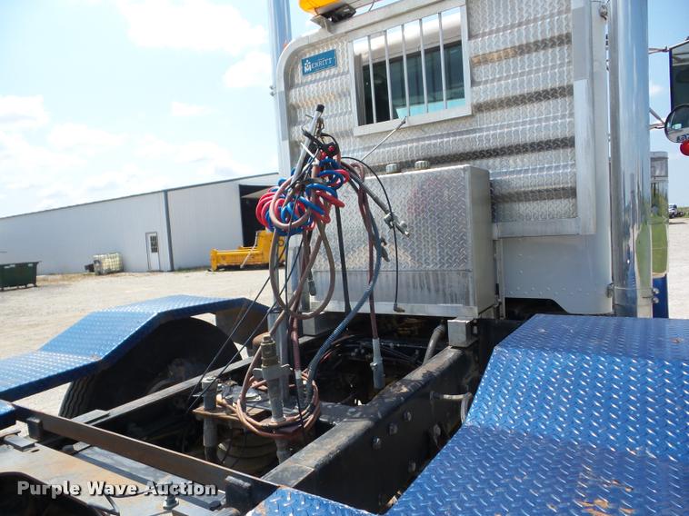 image for item K6445 1995 Peterbilt 379 semi truck