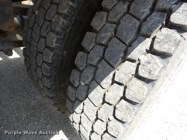 image for item K6445 1995 Peterbilt 379 semi truck