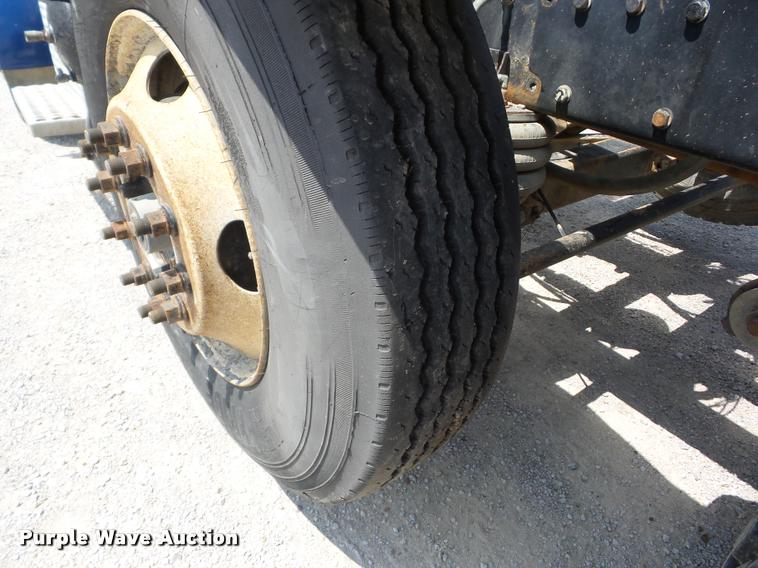 image for item K6445 1995 Peterbilt 379 semi truck