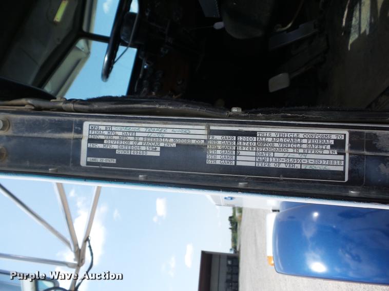 image for item K6445 1995 Peterbilt 379 semi truck
