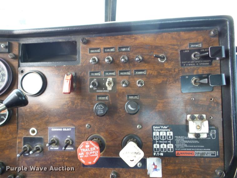 image for item K6445 1995 Peterbilt 379 semi truck