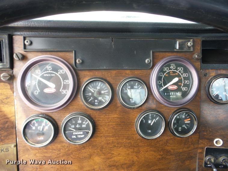 image for item K6445 1995 Peterbilt 379 semi truck