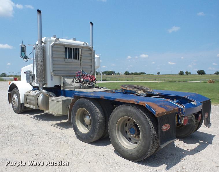 image for item K6446 1993 Peterbilt 378 semi truck