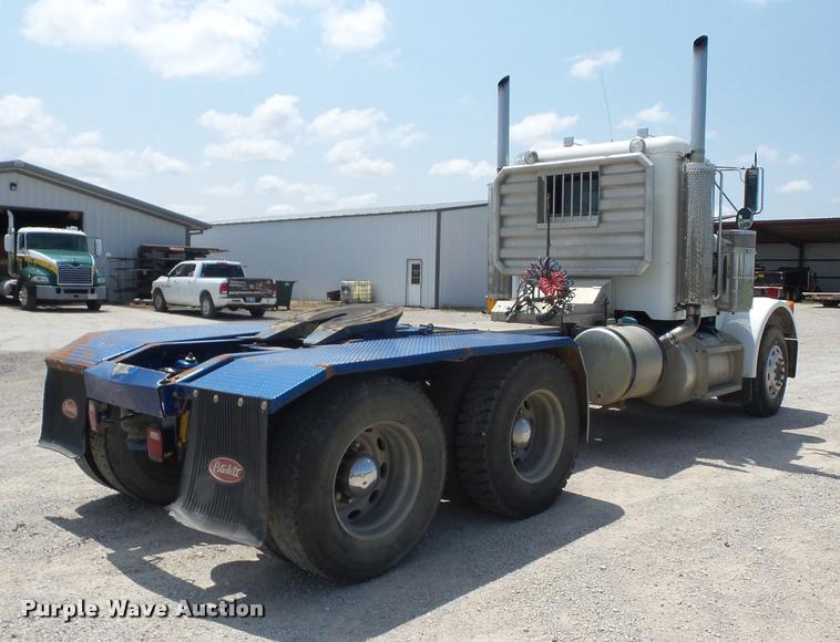 image for item K6446 1993 Peterbilt 378 semi truck