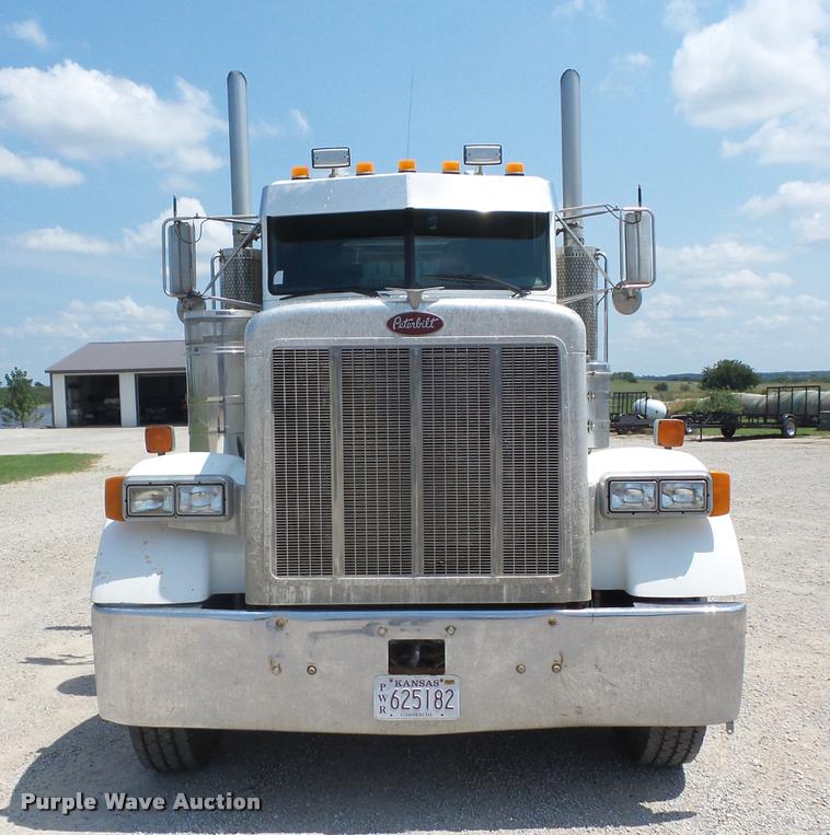 image for item K6446 1993 Peterbilt 378 semi truck
