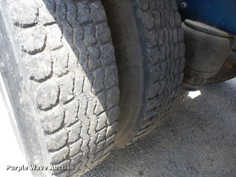 image for item K6446 1993 Peterbilt 378 semi truck