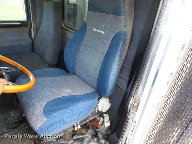 image for item K6446 1993 Peterbilt 378 semi truck