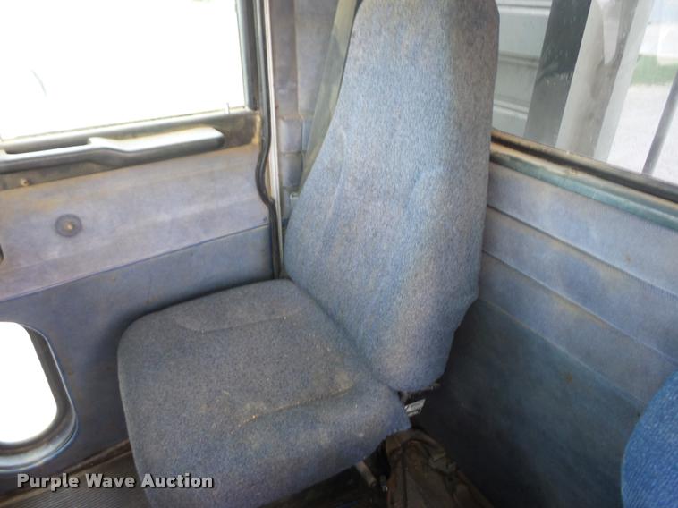 image for item K6446 1993 Peterbilt 378 semi truck