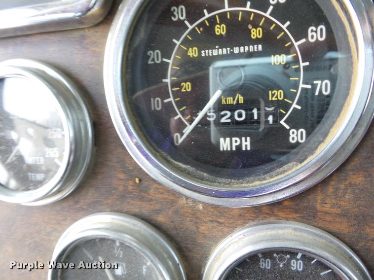 image for item K6446 1993 Peterbilt 378 semi truck