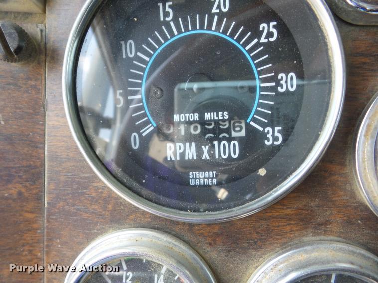 image for item K6446 1993 Peterbilt 378 semi truck