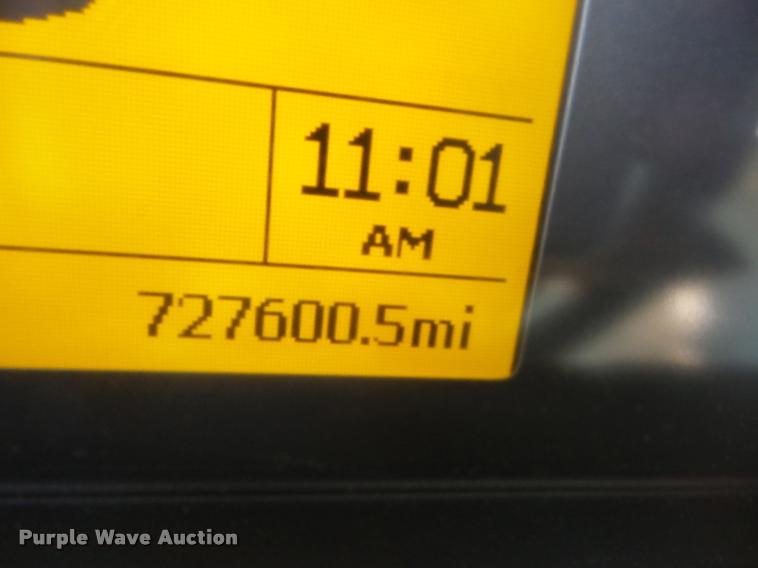 image for item K6449 2003 Volvo VNM semi truck