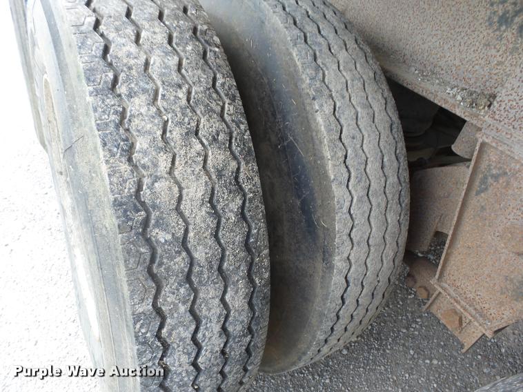 image for item K6450 1999 Usts end dump trailer