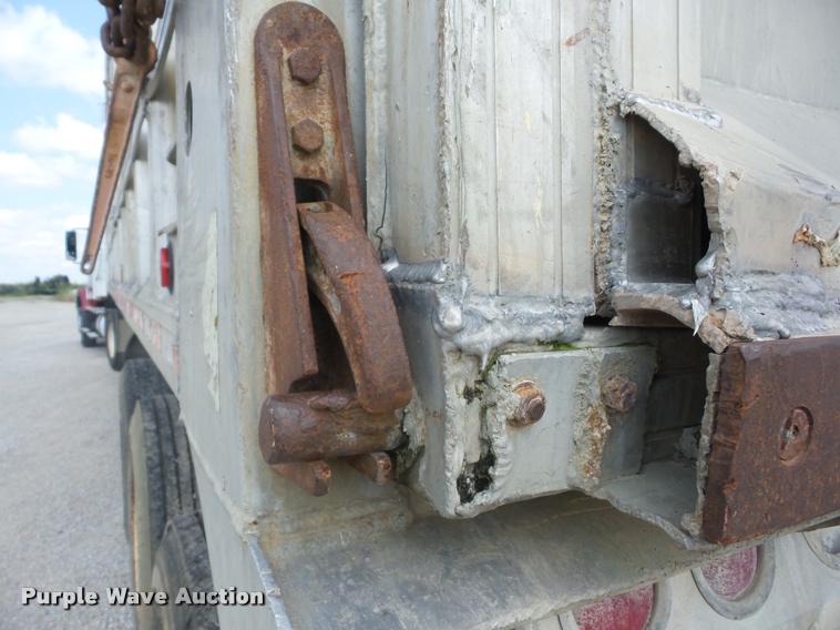 image for item K6450 1999 Usts end dump trailer