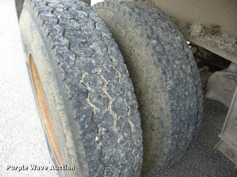 image for item K6450 1999 Usts end dump trailer