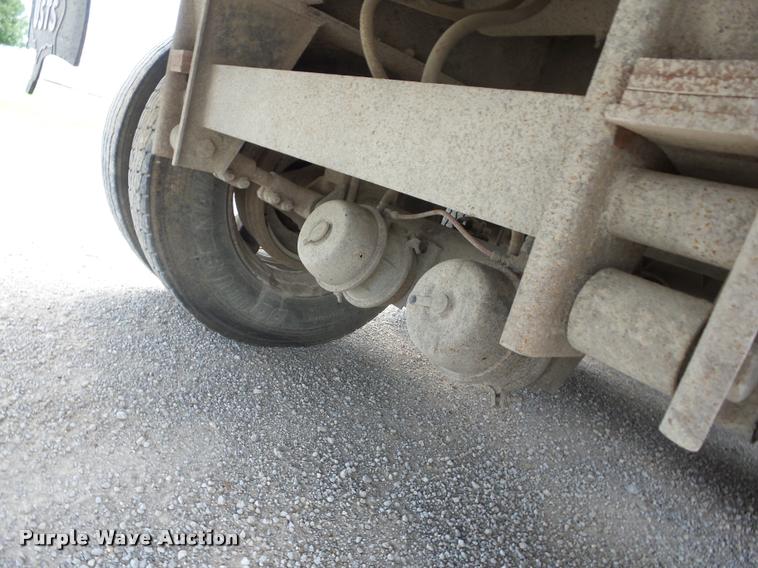 image for item K6450 1999 Usts end dump trailer