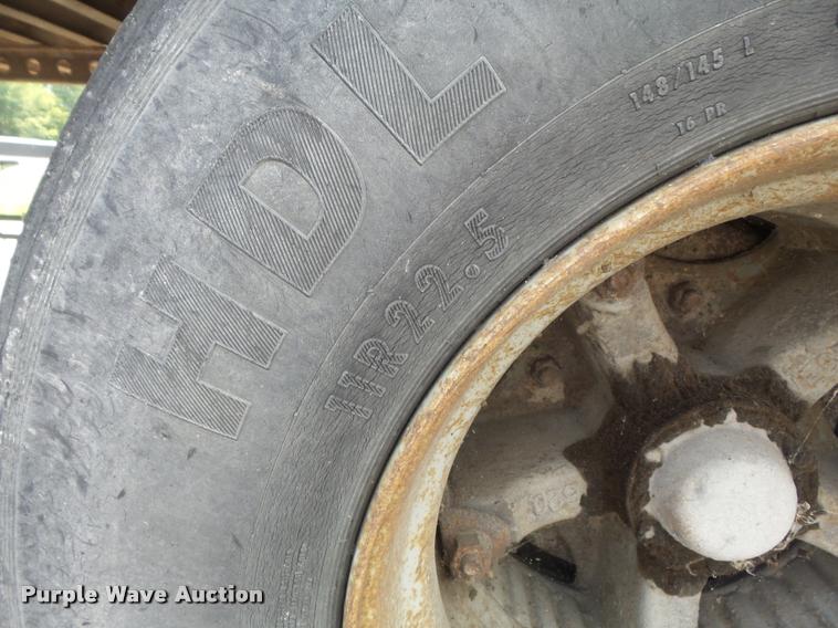 image for item K7500 1995 Pine dry van trailer