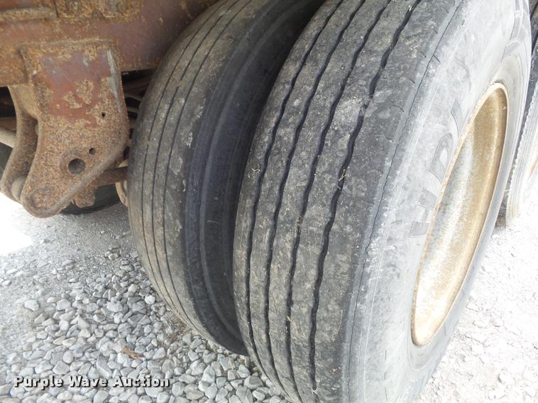 image for item K7500 1995 Pine dry van trailer