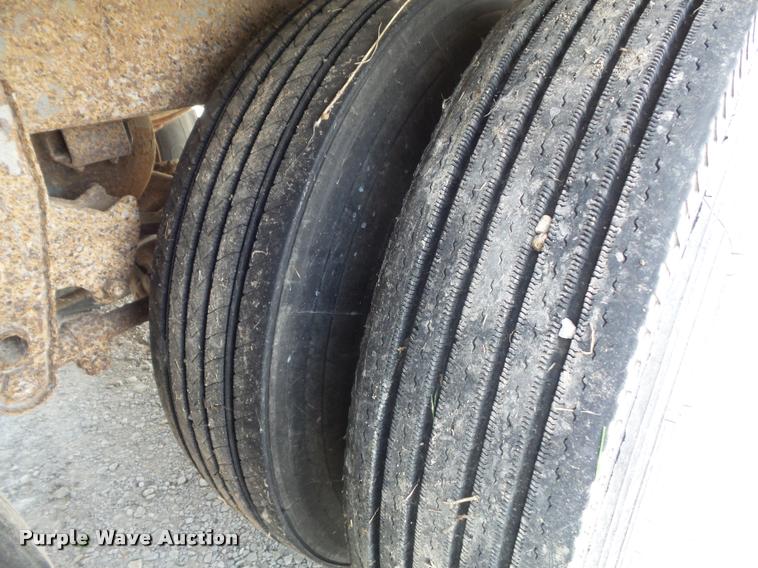 image for item K7500 1995 Pine dry van trailer