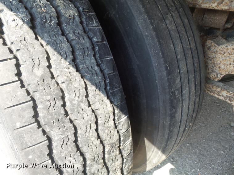 image for item K7500 1995 Pine dry van trailer