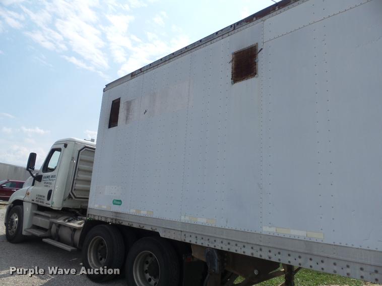 image for item K7500 1995 Pine dry van trailer