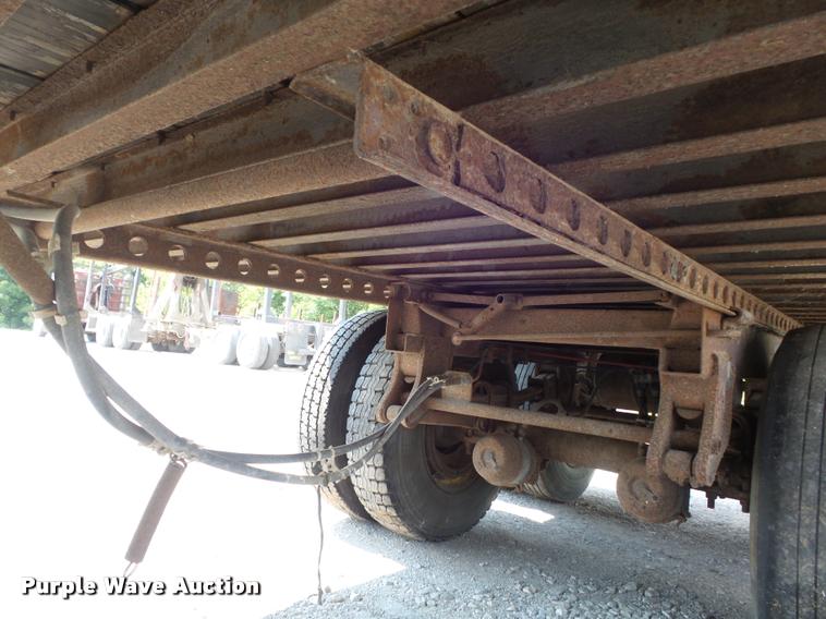 image for item K7500 1995 Pine dry van trailer