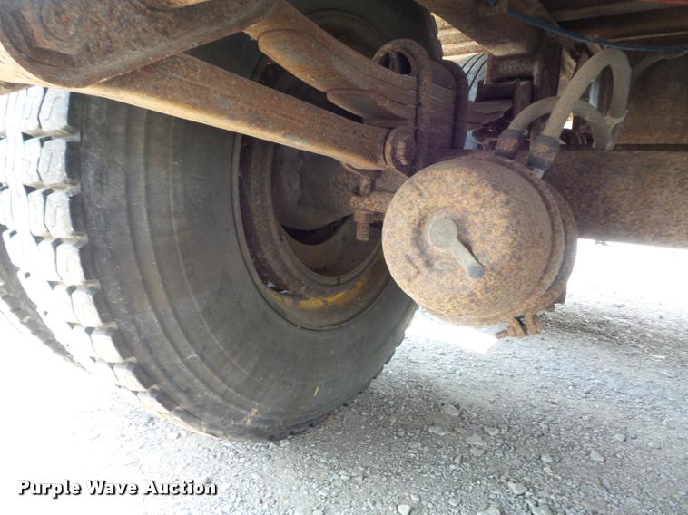 image for item K7500 1995 Pine dry van trailer