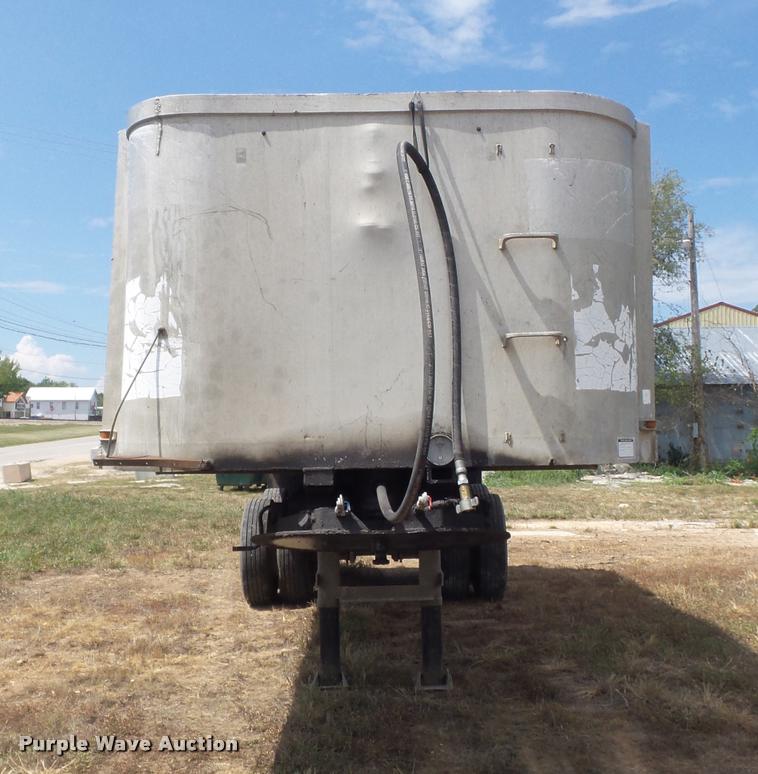 image for item K7522 1977 Mate end dump trailer