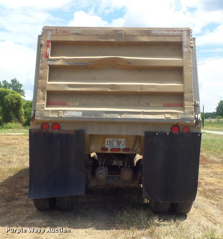 image for item K7522 1977 Mate end dump trailer