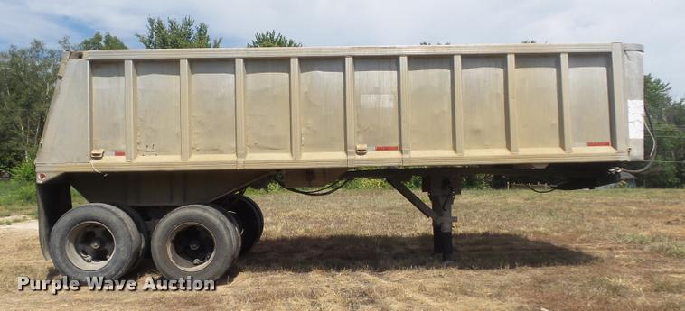 image for item K7522 1977 Mate end dump trailer