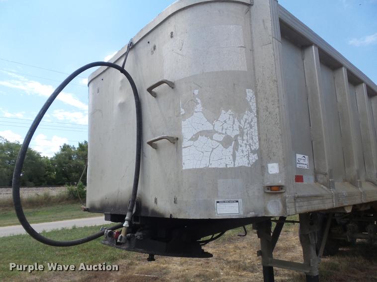 image for item K7522 1977 Mate end dump trailer
