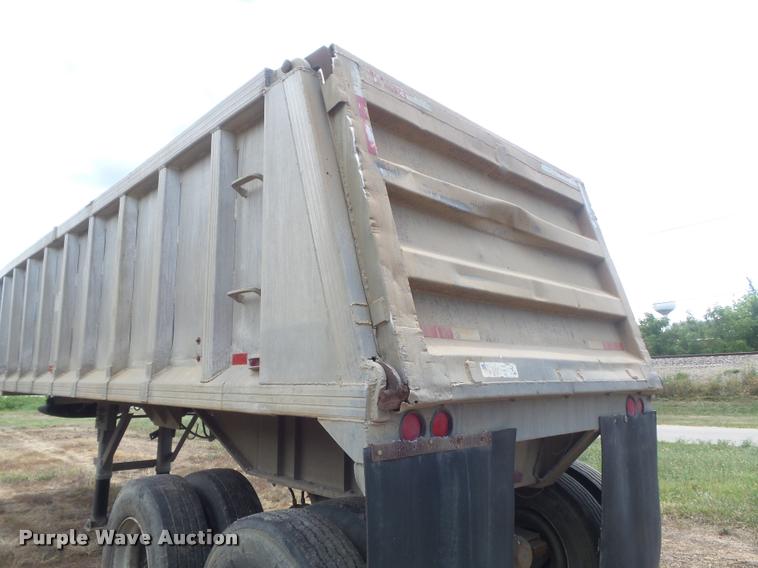 image for item K7522 1977 Mate end dump trailer