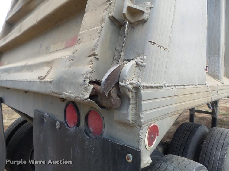 image for item K7522 1977 Mate end dump trailer