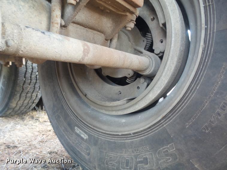 image for item K7522 1977 Mate end dump trailer