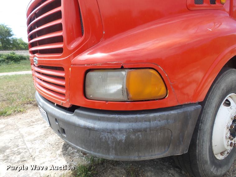 image for item K7523 2000 Sterling A9500 semi truck