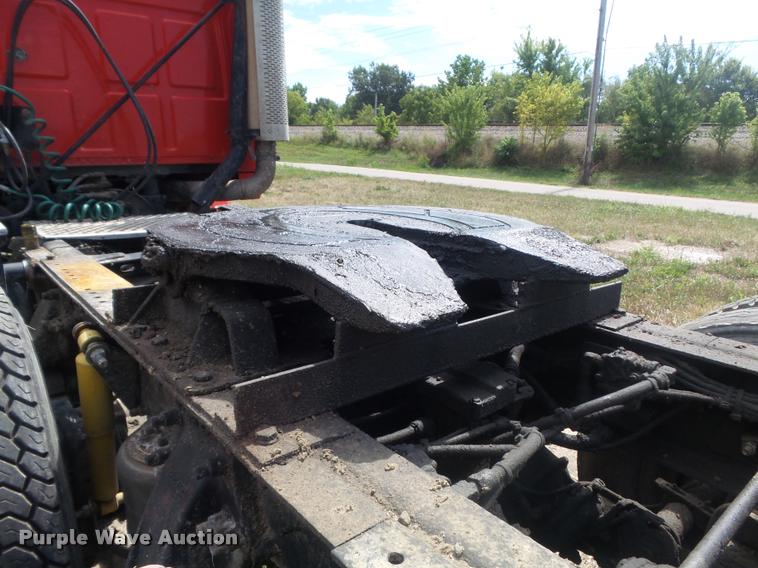 image for item K7523 2000 Sterling A9500 semi truck