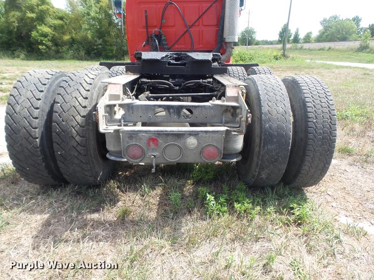 image for item K7523 2000 Sterling A9500 semi truck