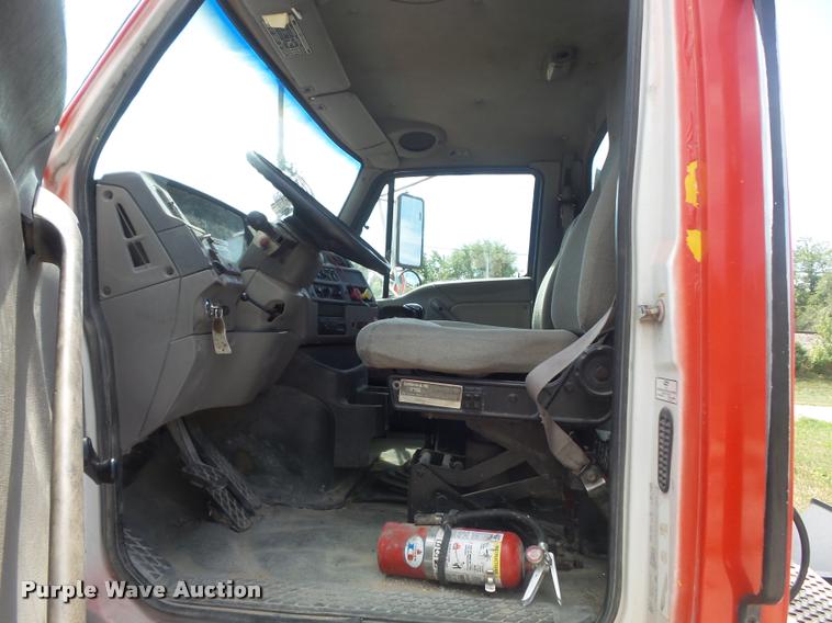 image for item K7523 2000 Sterling A9500 semi truck